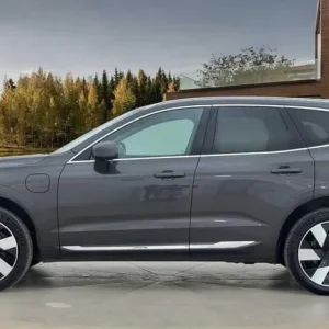 2024 Volvo XC60 Ultra (Bright) T8 AWD Plug-in hybrid ESTATE Petrol/Electric Hybrid Automatic - Image 6