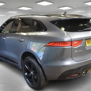 JAGUAR F-PACE 3.0 D300 V6 S Auto AWD Euro 6 (s/s) 5dr 2017 - Image 6
