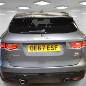 JAGUAR F-PACE 3.0 D300 V6 S Auto AWD Euro 6 (s/s) 5dr 2017 - Image 7