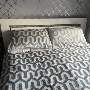Kingsize bed - Image 2