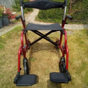 Wheelchair that turns into mobility walker - Image 2