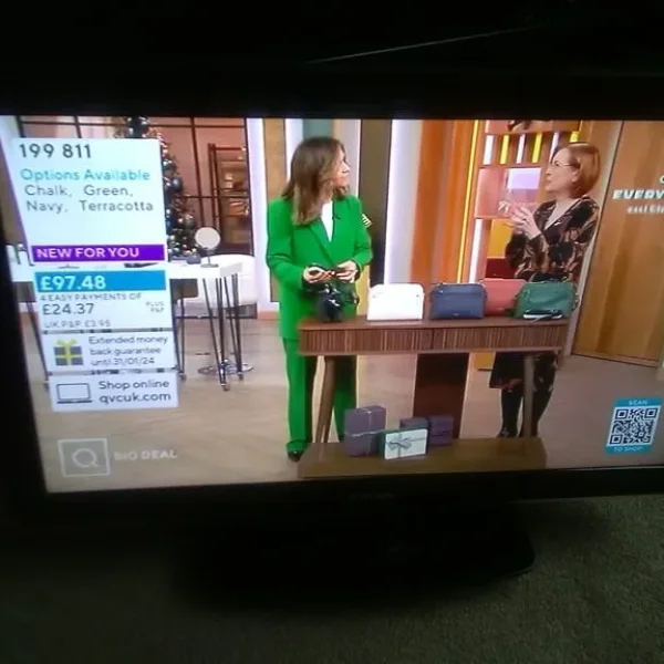 FERGUSON 32" FREEVIEW TV WITH REMOTE