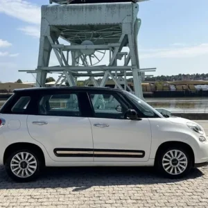 2014 Fiat 500L 1.4 Euro 6 5-door MPV in White - Image 4