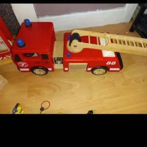 Fire station and truck - Image 5