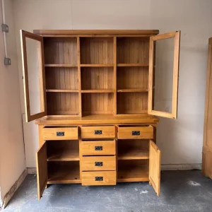 Solid oak large dresser with glazed top - Image 7