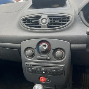 Renault Clio 1.2 Petrol 2011 Hatchback - Image 8