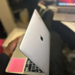 MacBook Pro 2020 - Image 3