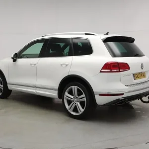 2017 Volkswagen Touareg 3.0 TDI V6 BlueMotion R-Line Plus - Image 4