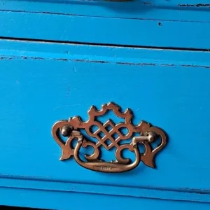 Antique ornate sideboard in turquoise and gold - Image 7