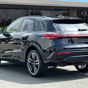 2025 Audi Q5 2.0 TDI Edition 1 S Tronic quattro Euro 6 (s/s) 5dr SUV Automatic - Image 2