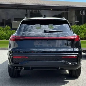2025 Audi Q5 2.0 TDI Edition 1 S Tronic quattro Euro 6 (s/s) 5dr SUV Automatic - Image 4
