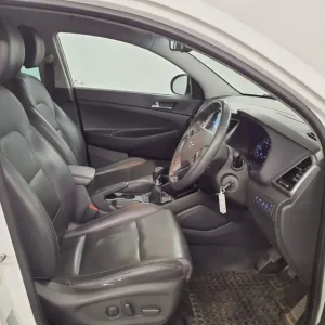 2016 Hyundai Tucson 1.7 Turbo Diesel, Blue Drive, Premium Edition - Image 2