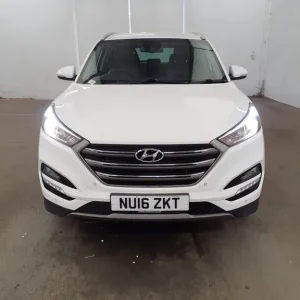 2016 Hyundai Tucson 1.7 Turbo Diesel, Blue Drive, Premium Edition - Image 3