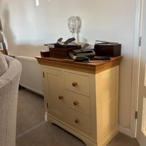 Oak sideboard storage cabinet - Image 5