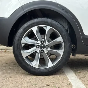 Kia Stonic 2 1.4 Petrol Manual 5-door SUV - Image 8