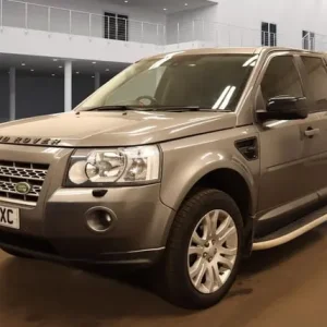 LAND ROVER FREELANDER 2.2 Td4 HSE 5DR AUTO - Image 2