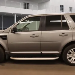 LAND ROVER FREELANDER 2.2 Td4 HSE 5DR AUTO - Image 3