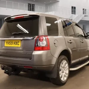 LAND ROVER FREELANDER 2.2 Td4 HSE 5DR AUTO - Image 5