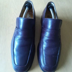 Clarks size 8 brown leather slip ons - Image 2