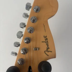 Fender Jaguar Player II (made in Mexico) - Image 2