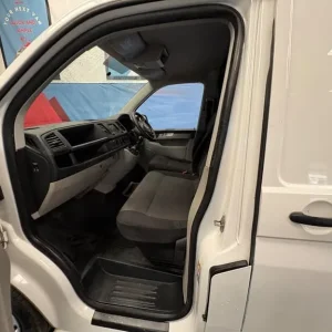 2018 Volkswagen Transporter T30 TDI Panel Van - Image 4