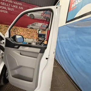 2018 Volkswagen Transporter T30 TDI Panel Van - Image 8