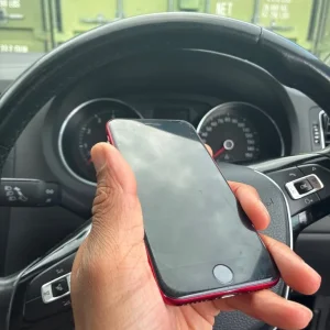 iPhone SE (2020) - Image 3