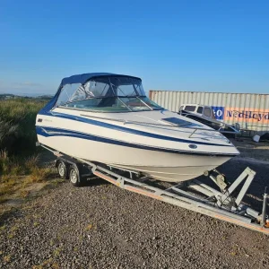 Crownline 220CCR cuddy cabin speedboat - Image 3