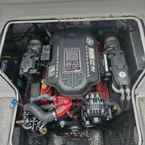 Crownline 220CCR cuddy cabin speedboat - Image 7