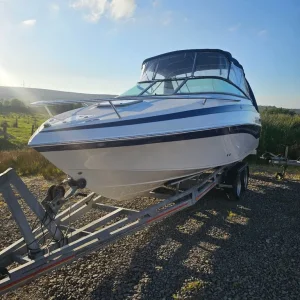 Crownline 220CCR cuddy cabin speedboat