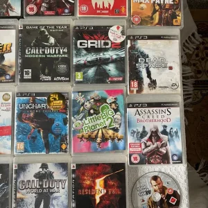 PlayStation 3 with 28 games, 2 controllers, and an Xbox controller - Image 6