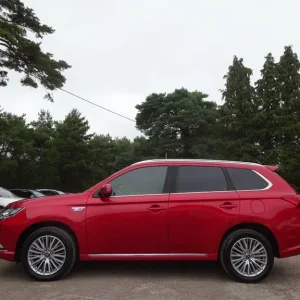 Mitsubishi Outlander 2.4 h TwinMotor 13.8kWh 4x4 2020 - Image 2