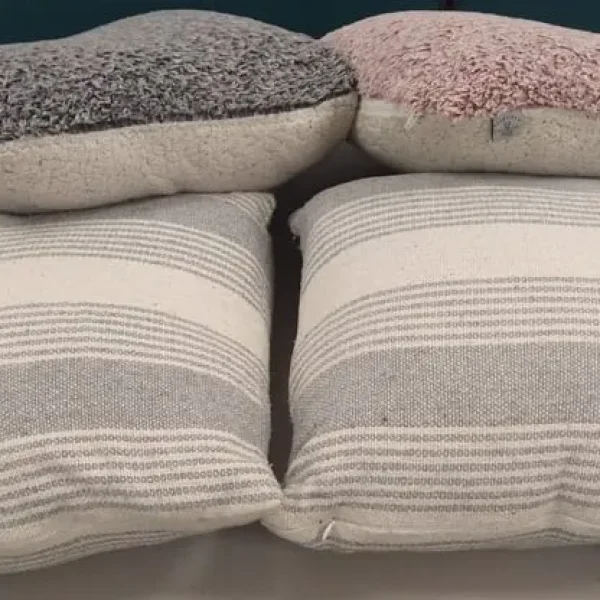 4 cushions