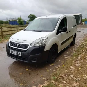 2017 Peugeot Partner 1.6 Diesel Manual Clean and Reliable ULEZ Compliant - Image 3