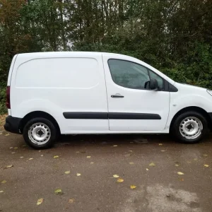 2017 Peugeot Partner 1.6 Diesel Manual Clean and Reliable ULEZ Compliant - Image 4