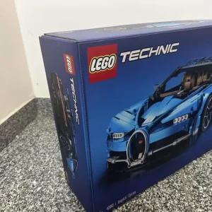LEGO Technic Bugatti Chiron 42083 - Image 3