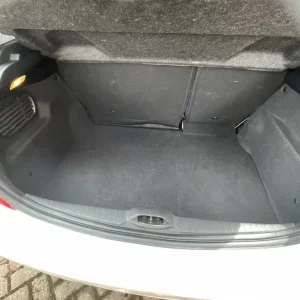 Peugeot 208 2015 manual hatchback 1199cc 3 doors - Image 2