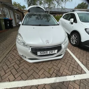Peugeot 208 2015 manual hatchback 1199cc 3 doors - Image 5