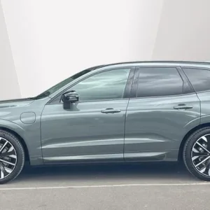 2025 Volvo XC60 2.0 T8 PHEV Estate - Image 8