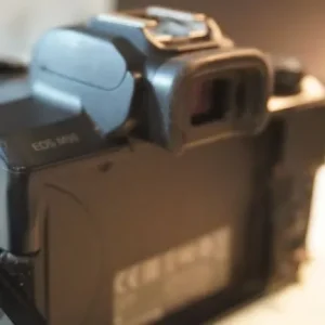 Canon M50 + Kit lens + bag, batteries and charger - Image 2