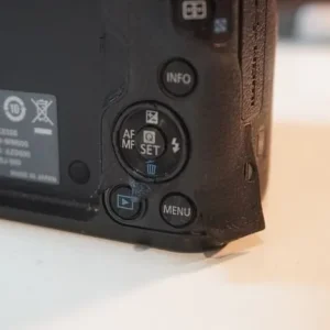 Canon M50 + Kit lens + bag, batteries and charger - Image 4
