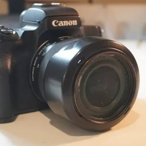 Canon M50 + Kit lens + bag, batteries and charger - Image 6