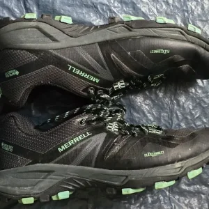 Merrell Trainers Size 5 - Image 6