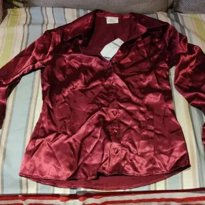 Pay as you feel New and good quality Jackets and tops - Image 2
