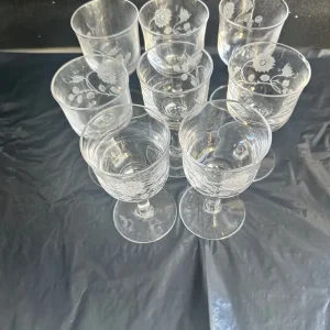 Kitchen glassware and small bits - Image 2