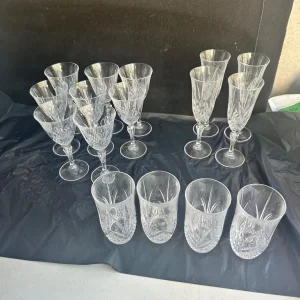 Kitchen glassware and small bits - Image 3