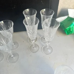 Kitchen glassware and small bits - Image 5