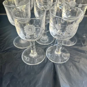 Kitchen glassware and small bits