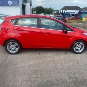 2013 Ford Fiesta 1.25 Zetec Hatchback - Image 3