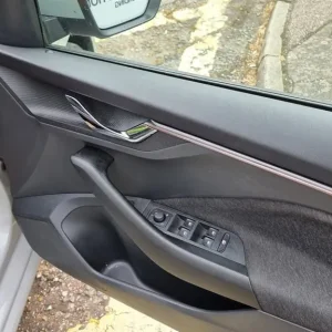 2019 Skoda Scala SE L TSI DSG Hatchback Petrol Semi Automatic - Image 8